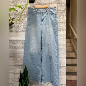 Levi's | 318 Shaping Wide Leg High-Rise Light Wash Denim Jeans - Women's "29x32"